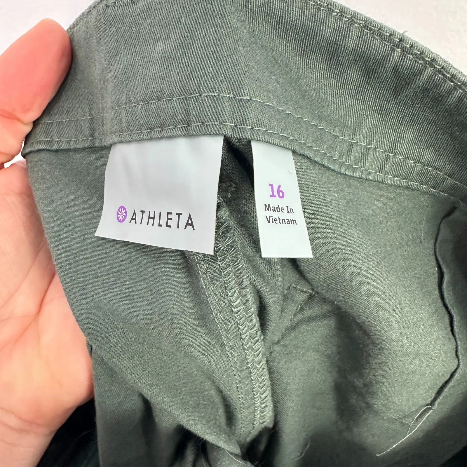 Athleta Organic Cotton Shorts Womens 16 Green Twill Utility Outdoors Vacation - Image 3