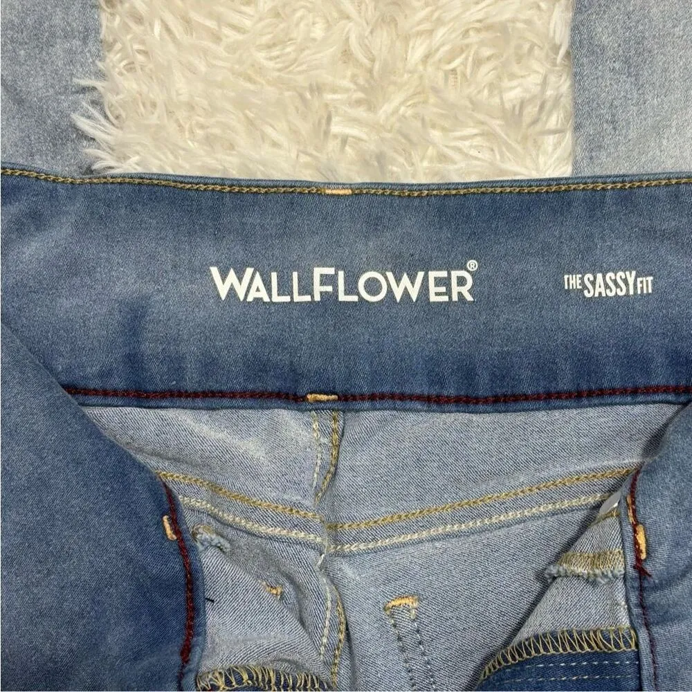 Wallflower The Sassy Fit Skinny Jeans Size 3 Juniors - Image 4