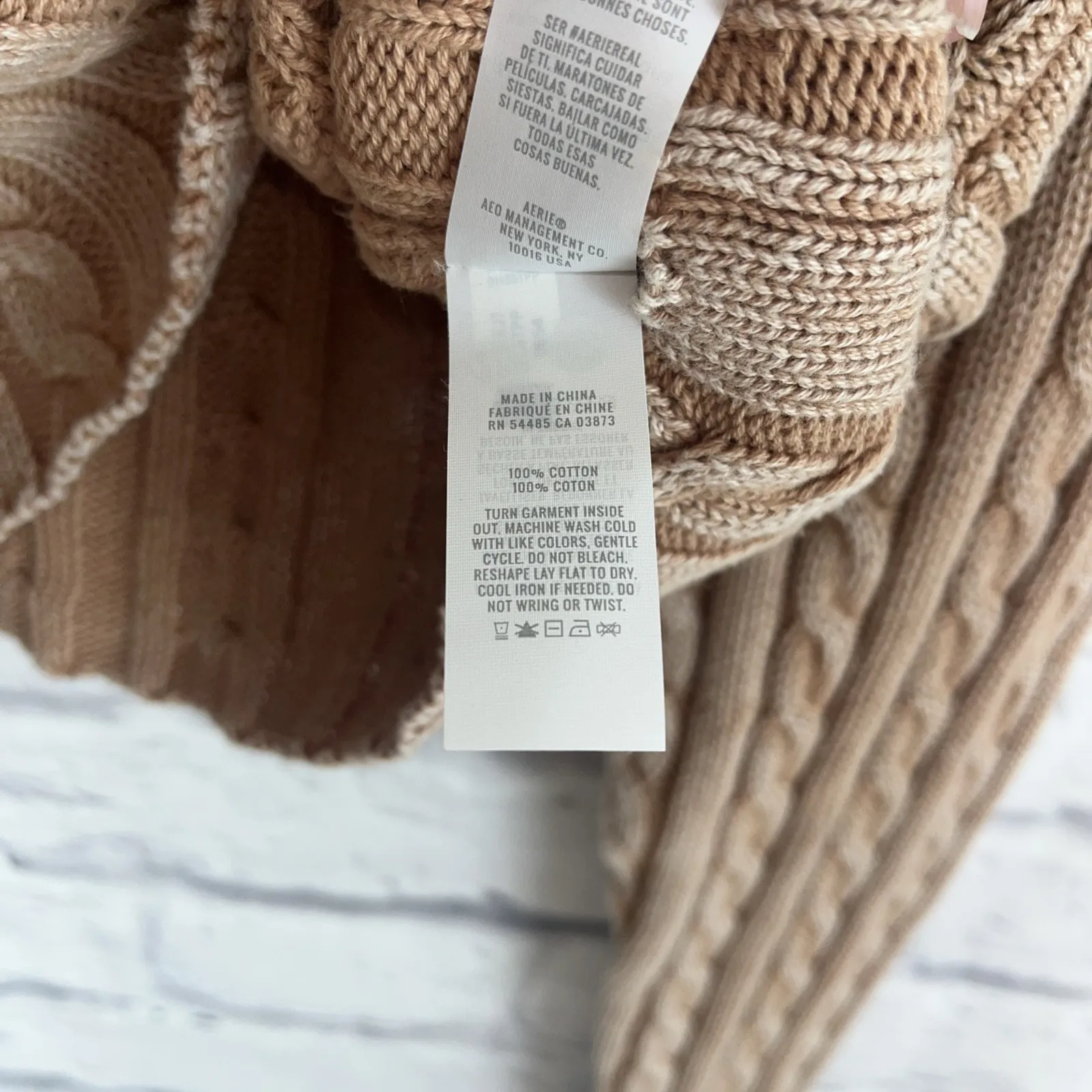 Aeri Women's NWT Cropped Cable Knot Casual Cozy Everyday Sweater Size Small Brown - Image 5