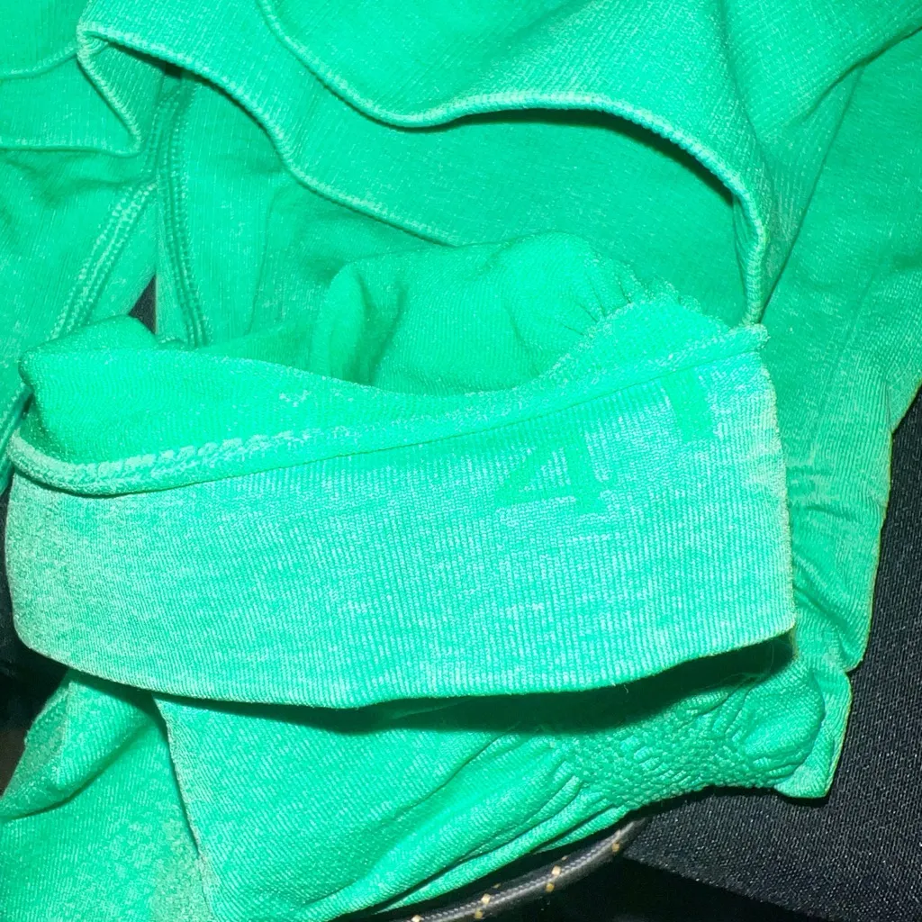 Lululemon in the flow green crop II seamless moisture wicking yoga leggings - Image 9