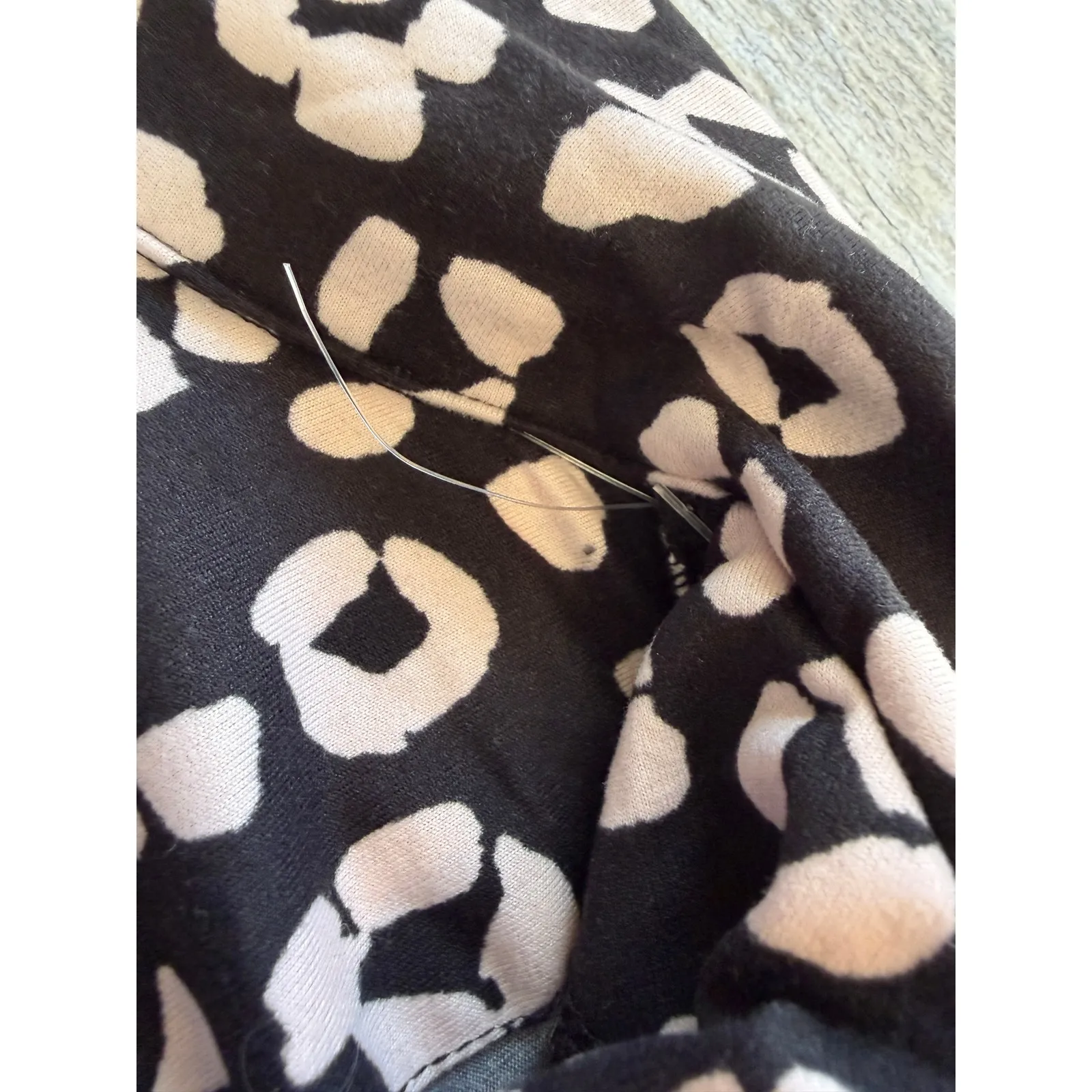 Kate Spade Pajama Set Large 2 pc New York Leopard Long Sleeve Lounge Top Pants Black - Image 10