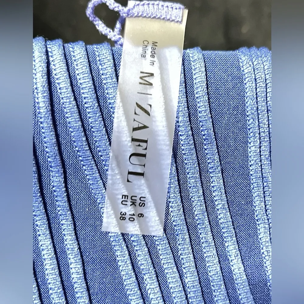 MIZAFUL Women's Bikini Ribbed Blue Underwire Top Side Ties Thong Swimwear SIZE:6 - Image 7