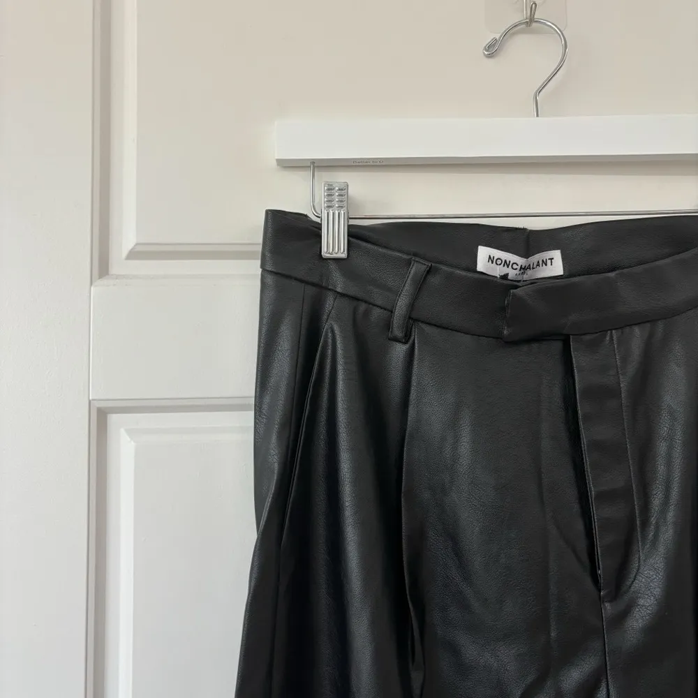NEW Nonchalant Label Pelham Pant Vegan Leather Black Size M - Image 8