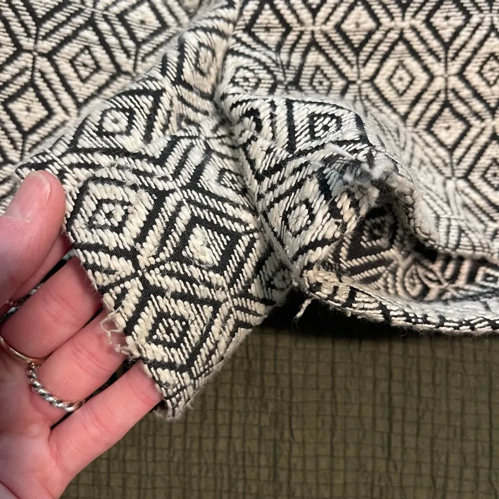 Geometric Black and White Women's Shorts - Image 7