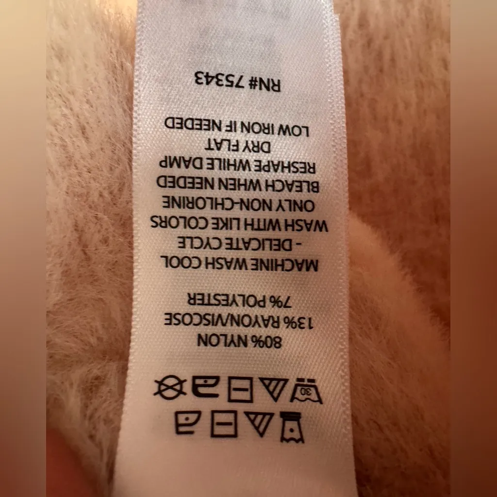 Bailey 44 Blush Short Sleeved Fuzzy Sweater - Medium - Image 4