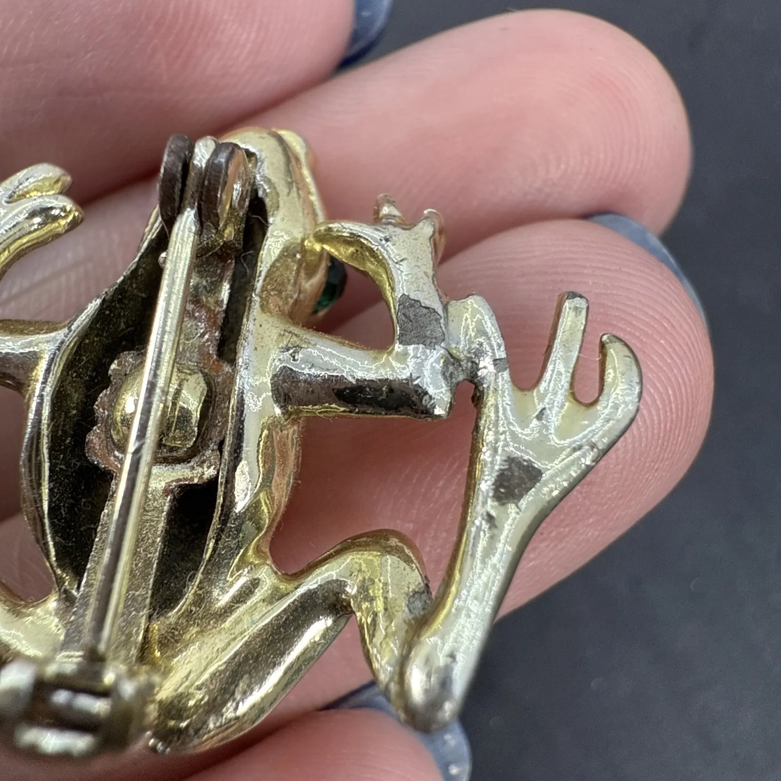 VTG Gold Tone FROG Pin Emerald Green Rhinestone Eyes - Image 7