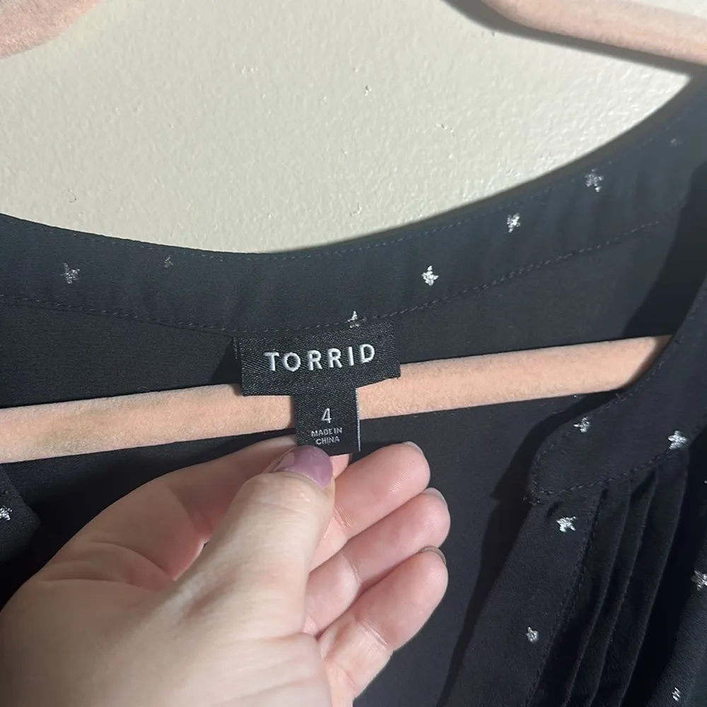 Torrid Black‎ Metallic Star Print Top | 4 - Image 8