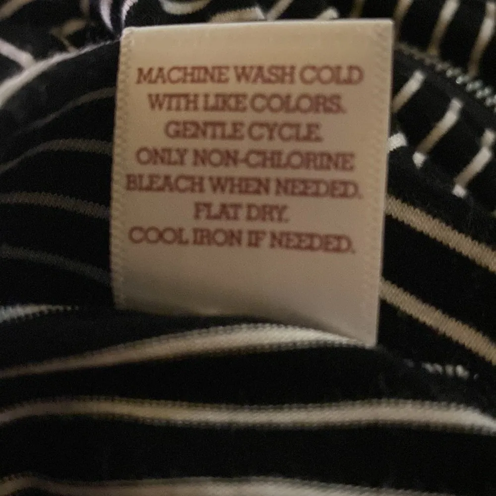 Black And White Striped Flowy Skater Skirt - Image 7