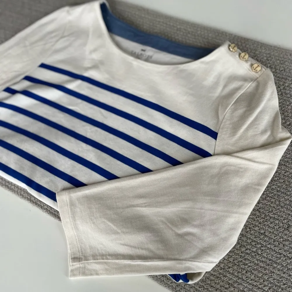 Talbots Ivory Cobalt Blue Stripe Top with Denim Shirt Tail Shoulder Buttons Sz M - Image 7