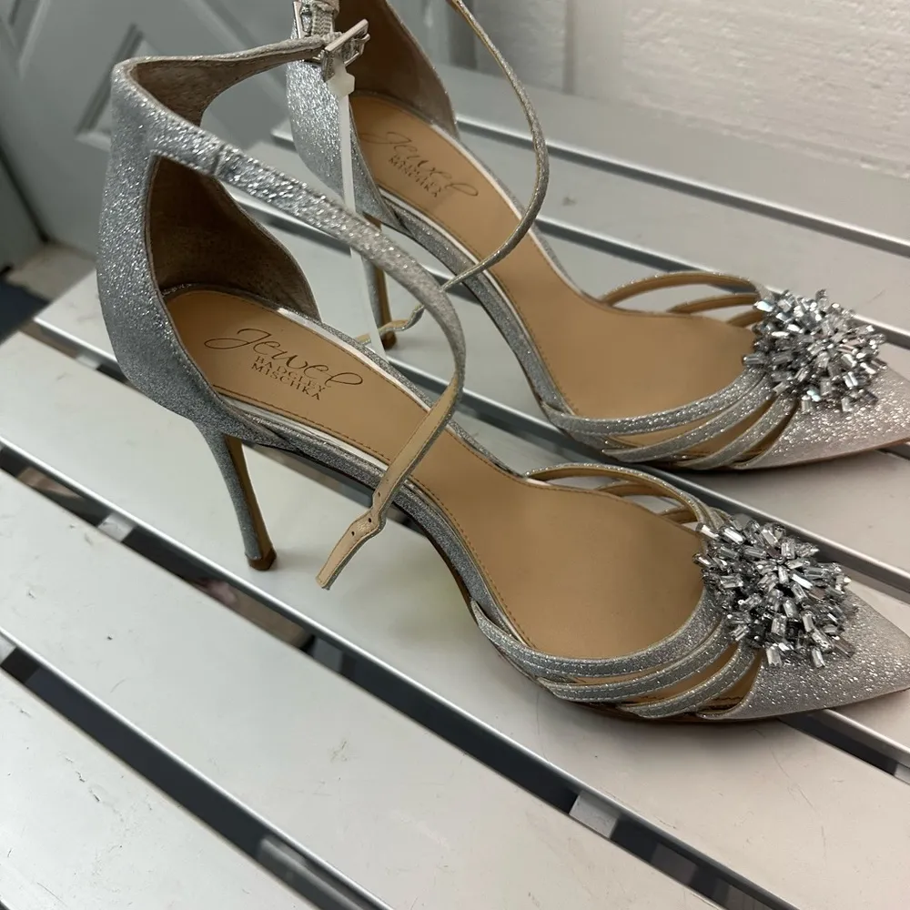 Badgley Mischka Silver Violette Crystal Pointed Stiletto High Heels SZ 1… - Image 4