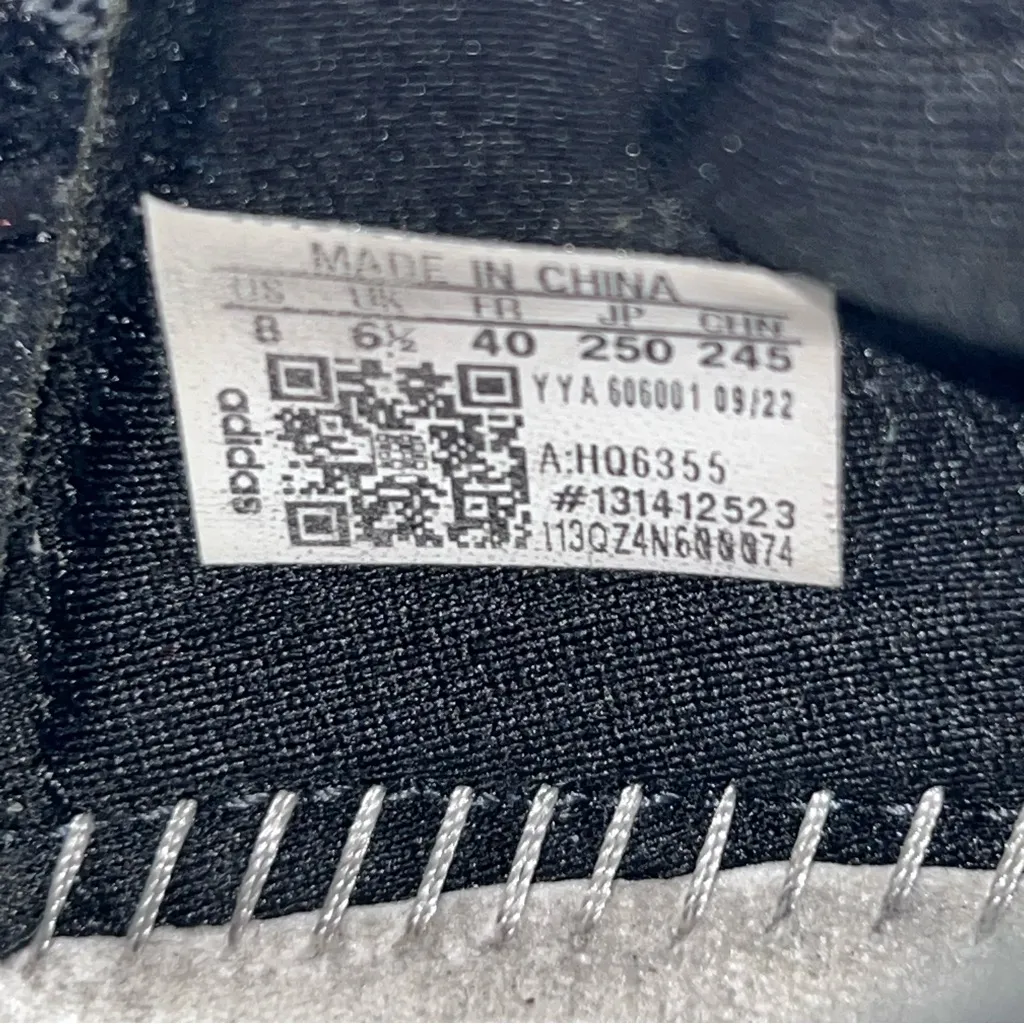 Adidas Ultraboost Women’s Black and White Athletic Running Shoes-Size 8 - Image 9