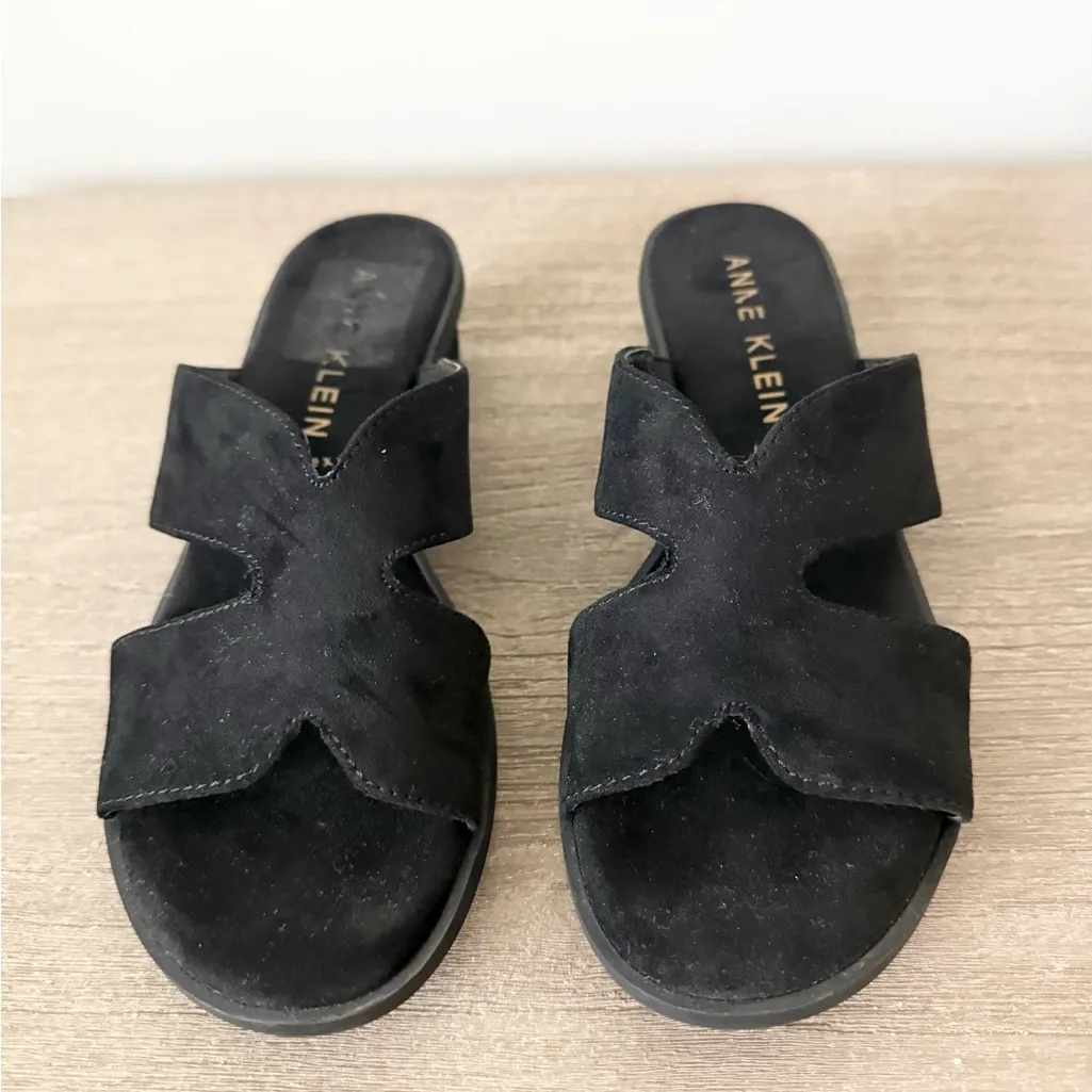 Anne Klein iFlex Tania Slide Heel Sandal in Black Faux Suede Size 7 - Image 2