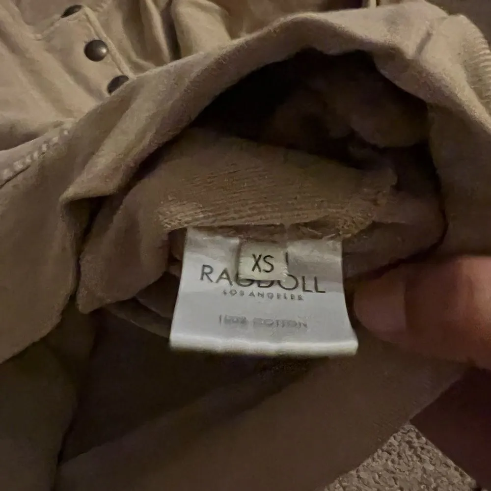 Rag doll tan blouse with buttons xs - Image 7