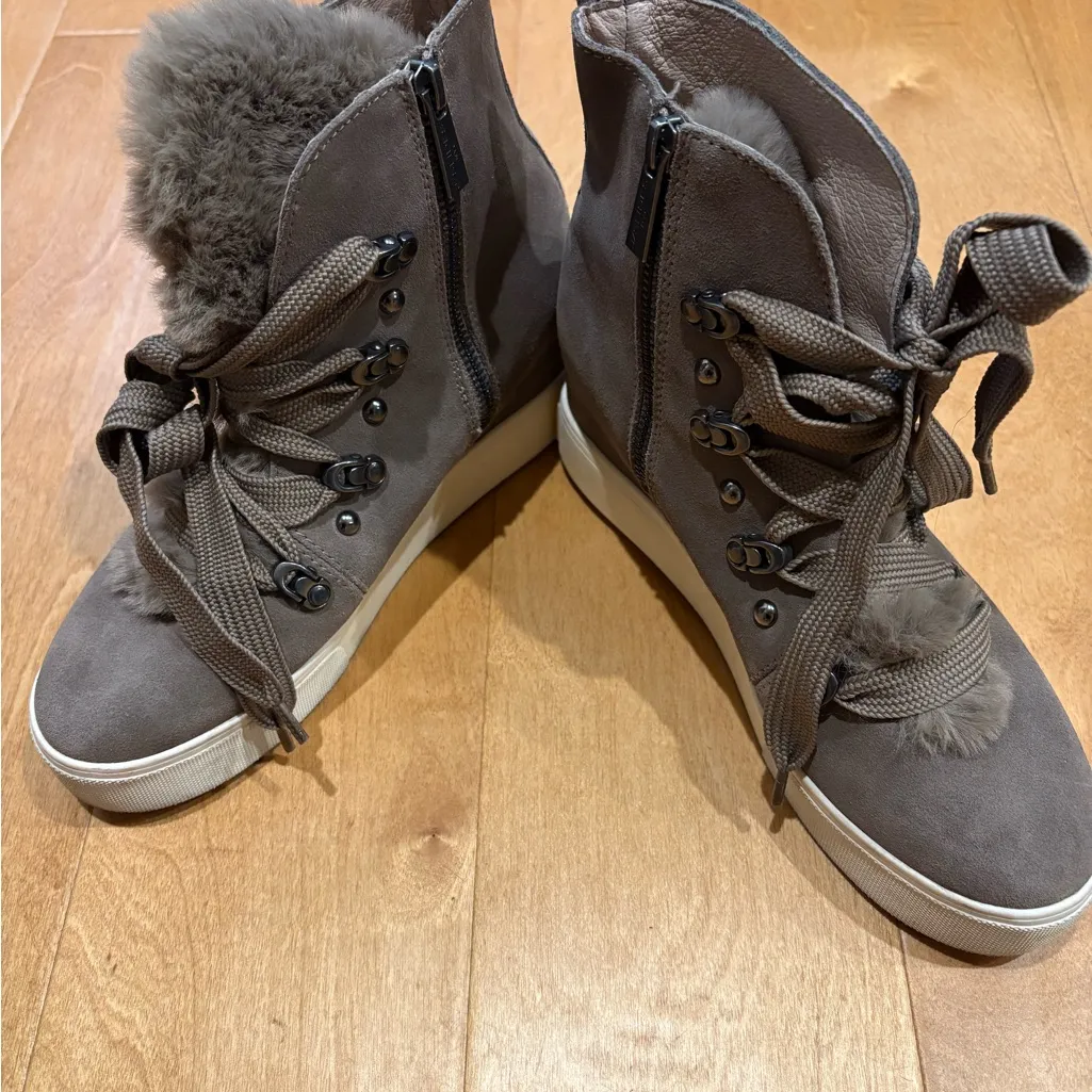 J/Slides Whitney Faux Fur & Suede Wedge Sneaker boots tan sz 8 - Image 4