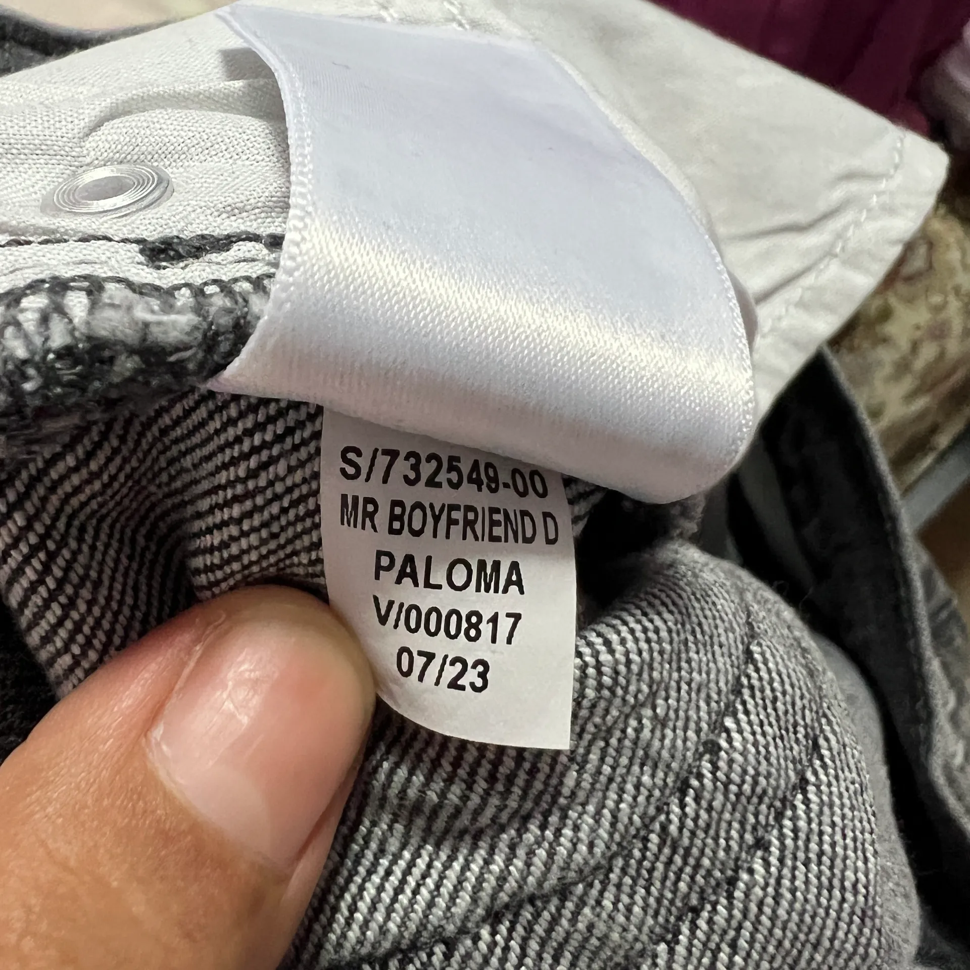 Mid- rise Boyfriend Jeans - Image 7