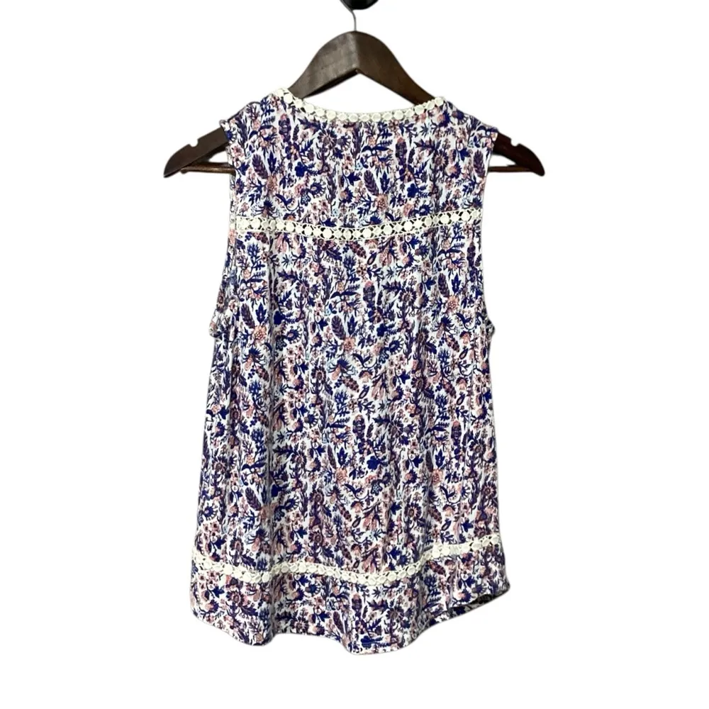 Lucky Brand Pink and Blue Sleeveless Blouse with Mandarin Collar and Lace Detail - Image 3