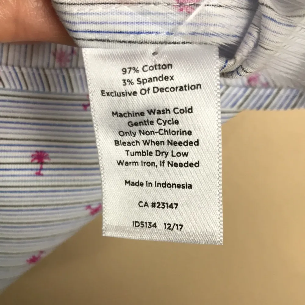 Talbots Women’s Palm Tree Print Non-Iron Collar Button-Up Sleeveless Blouse - Image 7