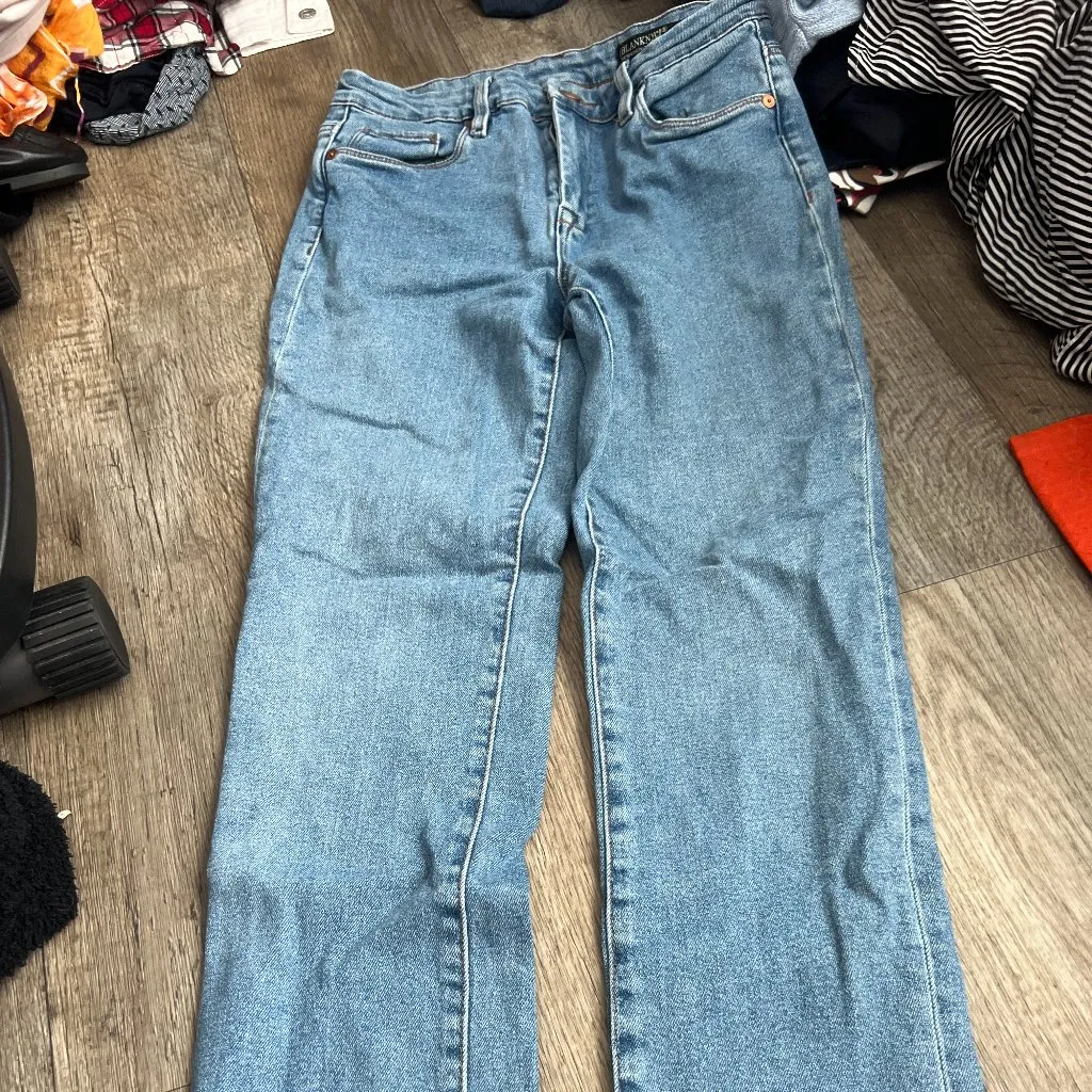 Blank NYC the madison crop jean size 28 - Image 3