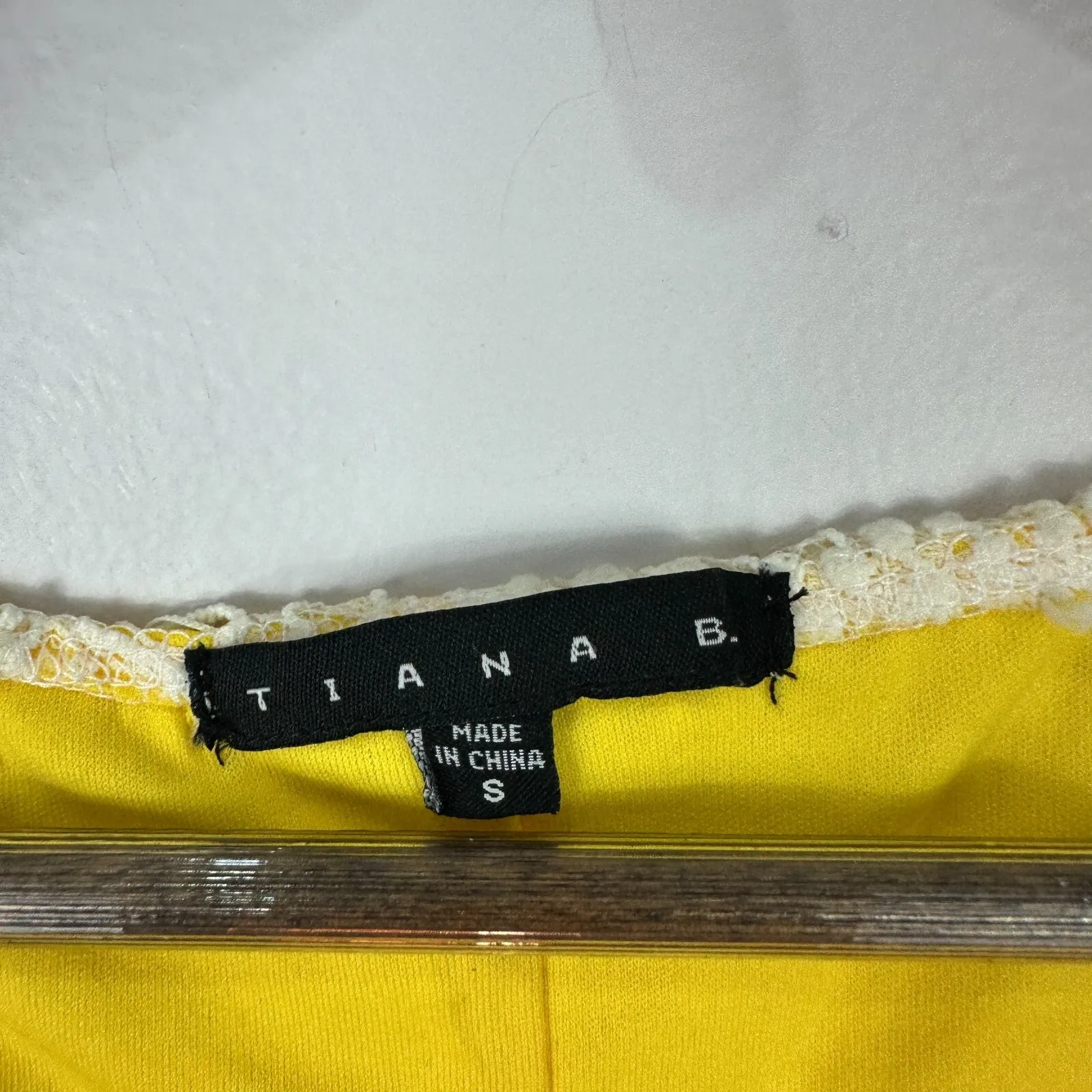 Tiana B Dress S Yellow Lace Overlay Mini Bodycon Retro Cottagecore Feminine Mod‎ - Image 2