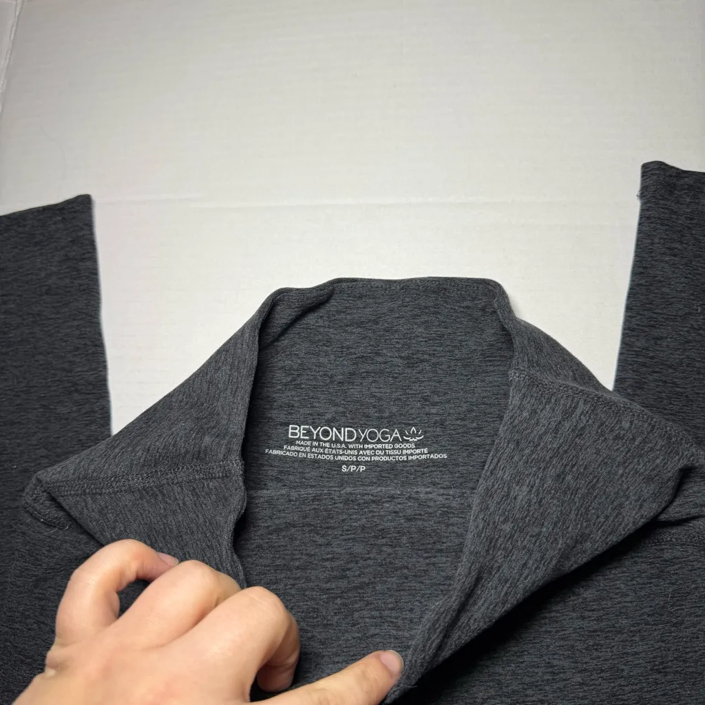 Beyond Yoga  Spacedye Heather Grey Leggings - Image 5