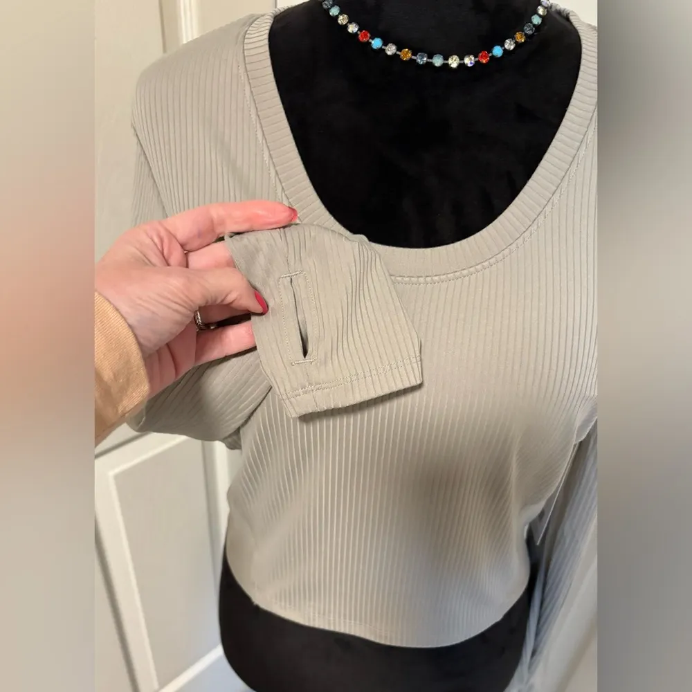 NWT Harmony Balance Cropped Workout Top with Built In Bra Size M - Image 5