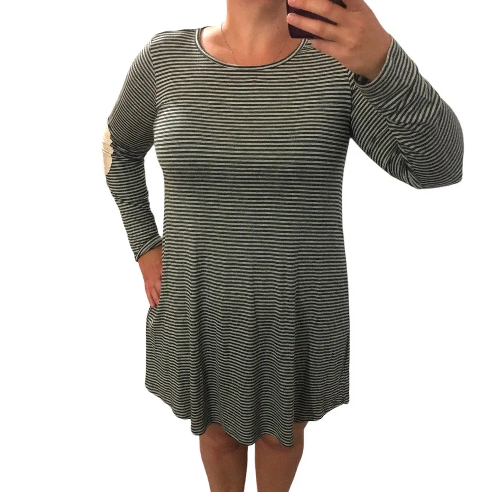 Sweet Claire MEDIUM Striped Elbow Patch Back Button Long Sleeve T-shirt Dress - Image 38