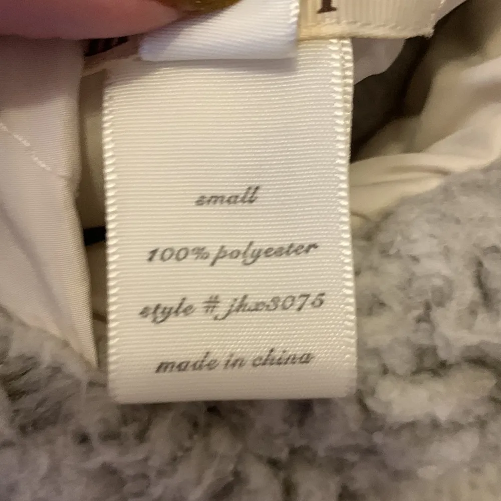 Miami  reversible white grey sleeveless outdoor fleece puffer vest - Image 9