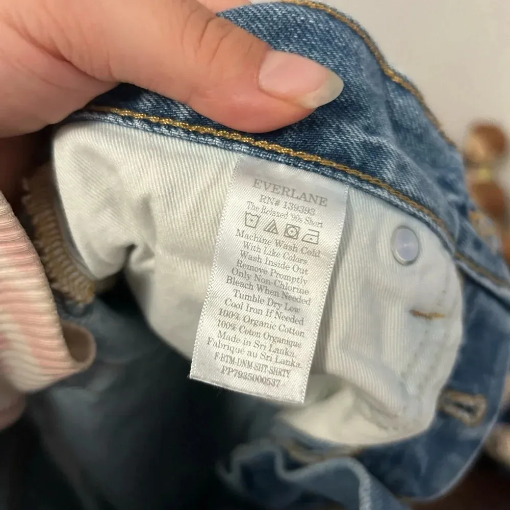 EVERLANE RELAXED 90’s DENIM CUT OFF SHORTS - Image 4