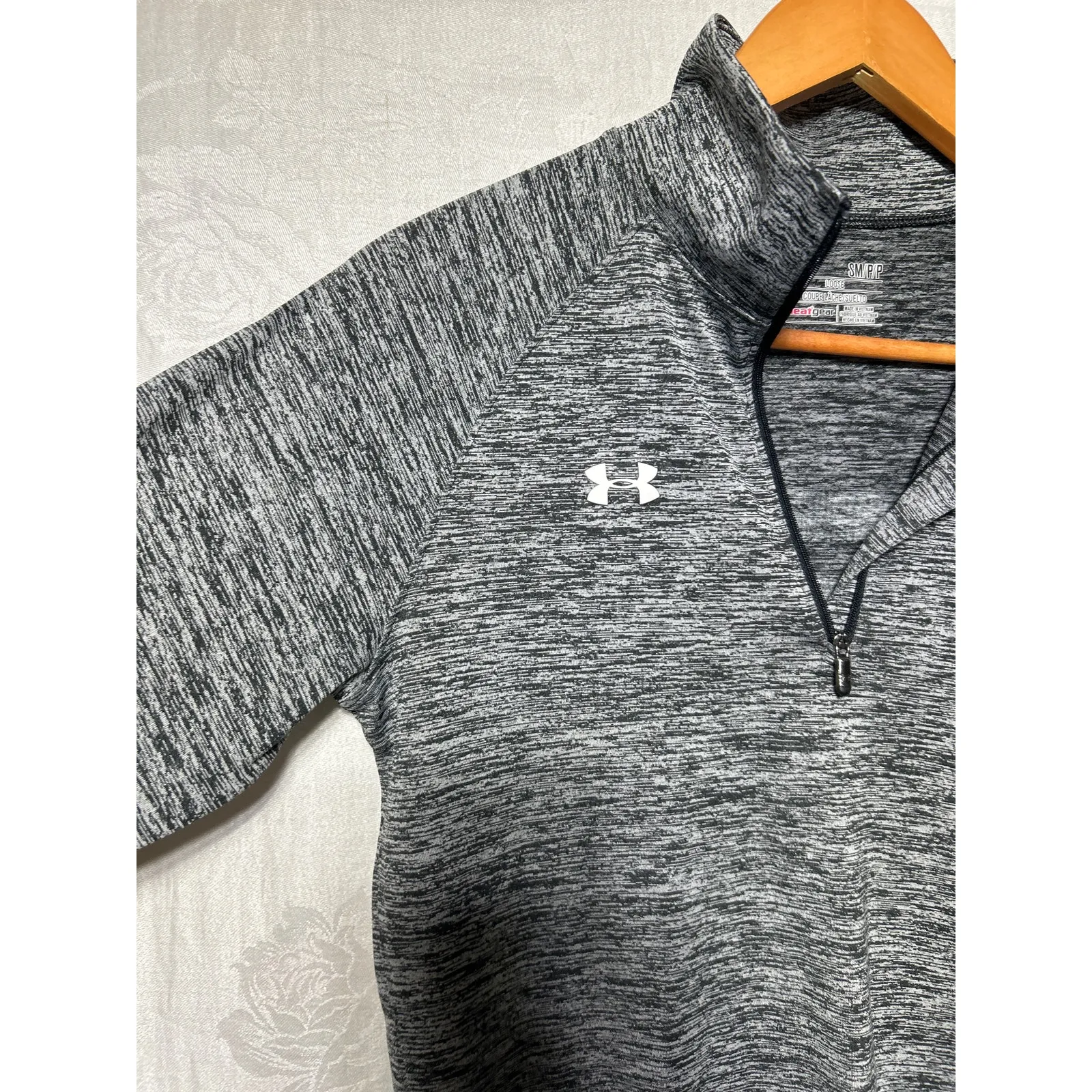 Under Armour 1/4 Zip Small Heather Gray DANCE Spell out Heat Gear Long Sleeve - Image 6