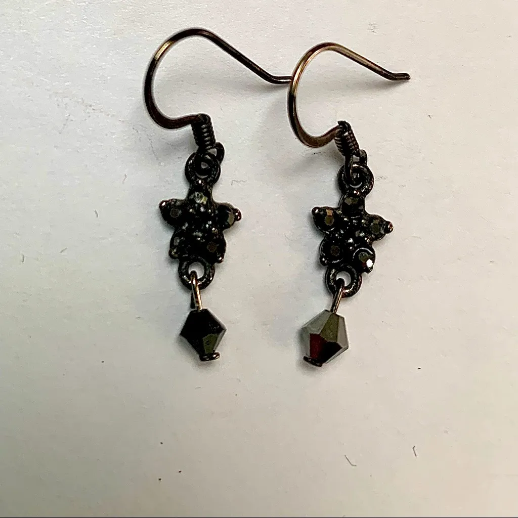 Lot of 7 pairs of assorted silvertone pierced earrings beaded, jeweled and more Silver - Image 2