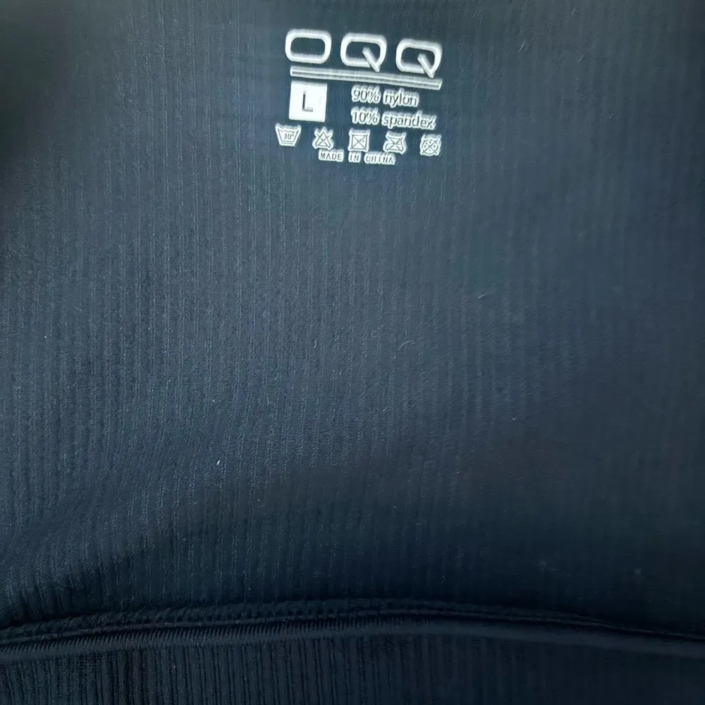 OQQ NWOT Slimming Body suit snap enclosure, ribbed detail Black Size L - Image 4