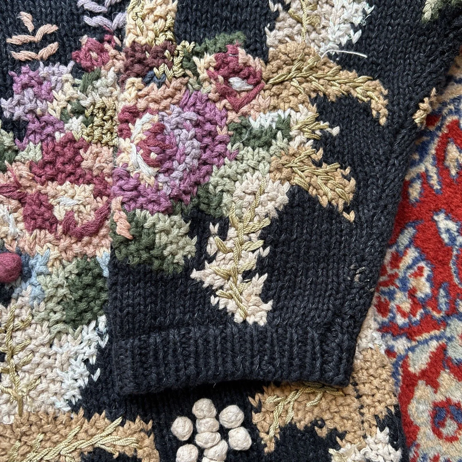 VINTAGE Jennifer Reed Hand Knit Sweater Women's Medium 1990s 3D Floral Motif - Image 4