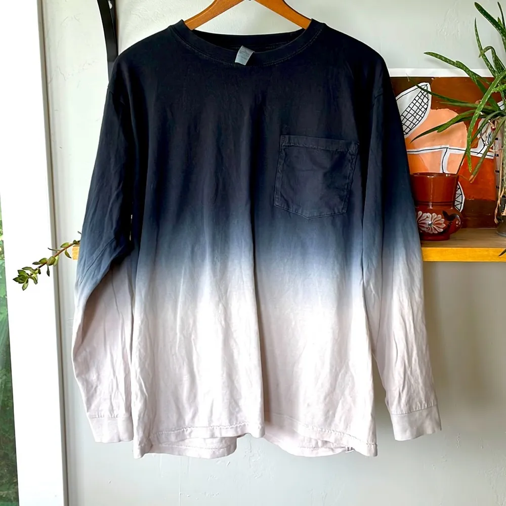 Vintage Black Blue Ombré Tie Dye Long Sleeve Pocket Tee Shirt Size Medium - Image 2