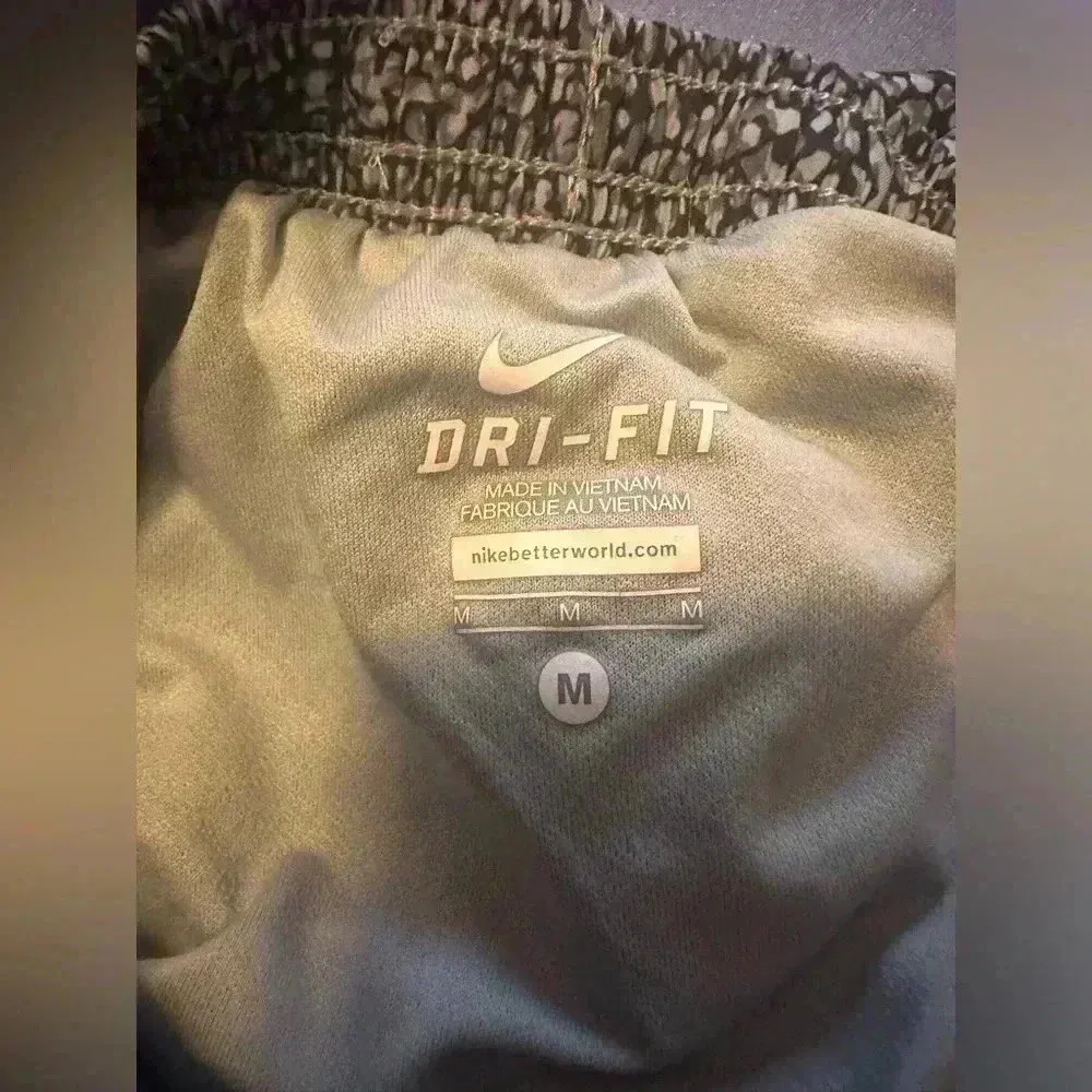 Nike Women's Black and White Patterned Shorts - Image 2