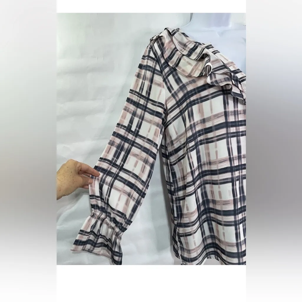 LOFT Black and Cream Plaid Ruffle Blouse - Image 4
