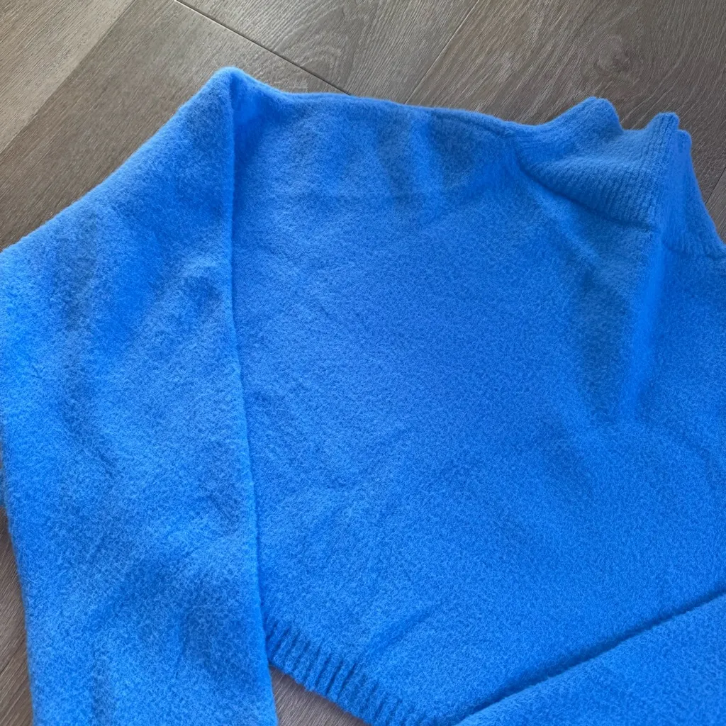 Zara Mock Neck Cropped Blue Sweater - Image 7