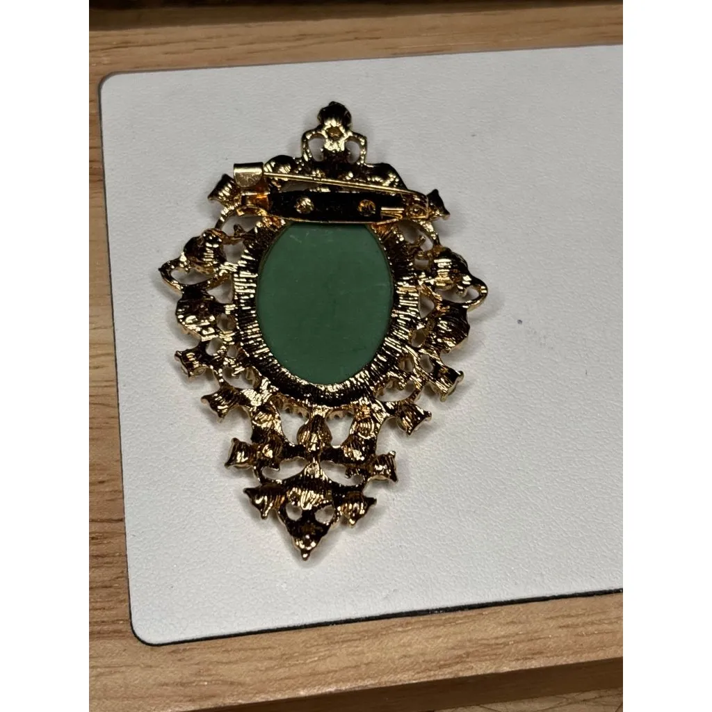 Vintage Style Cameo Brooch With Rhinestones & Ornate Goldtone Frame Green - Image 7