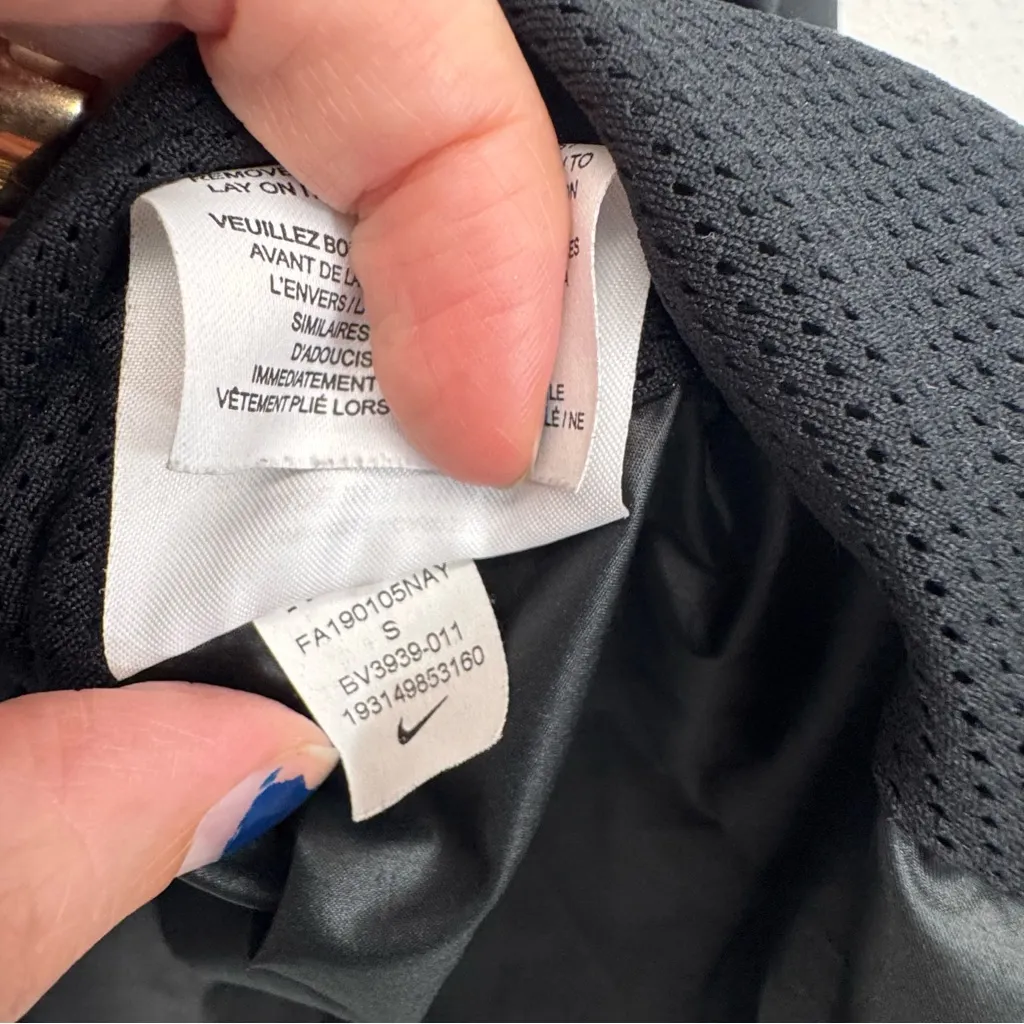 Nike  Sportswear Windrunner Zip Up Black Jacket Size Small - Image 9