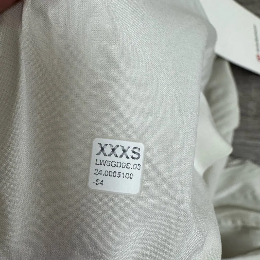 Lululemon Lightweight Adjustable Mid-Rise Cargo Pant In Bone - Image 5