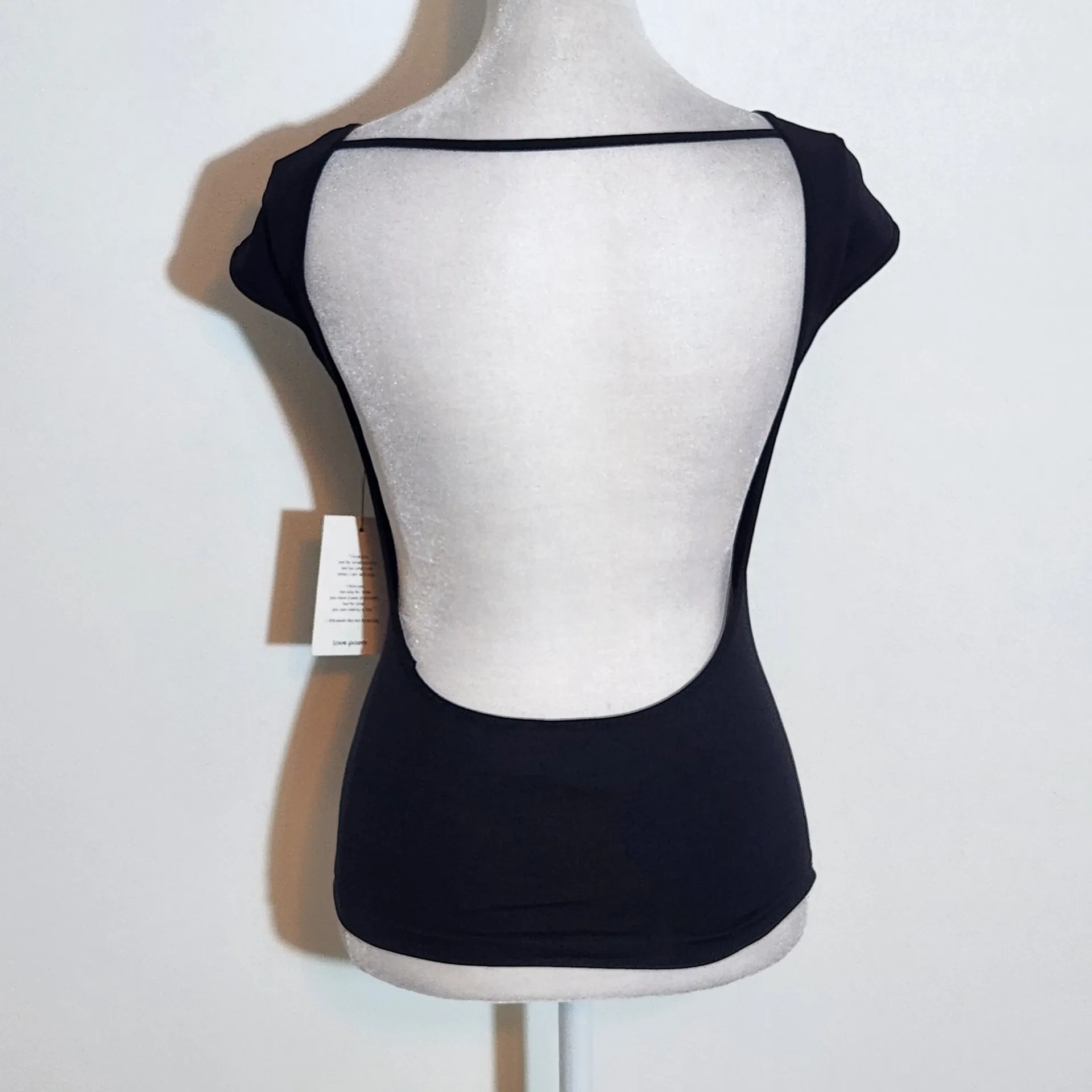 Love Poem Black Backless Cap Sleeve Cropped Top NWT Size Medium/Large - Image 3