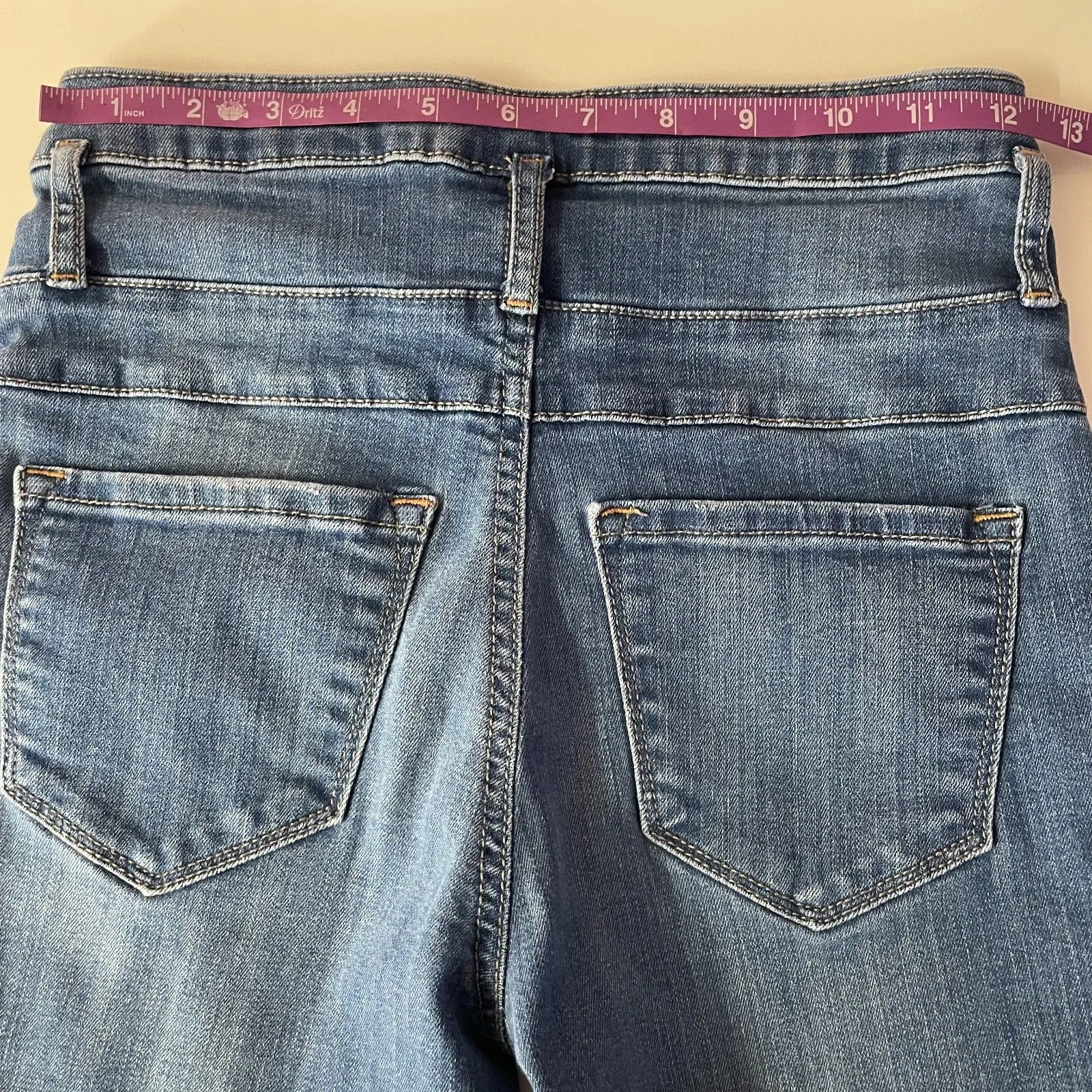 Charlotte Russe Medium Wash Blue 3-Button High Rise Jeans Size 2 EUC - Image 9