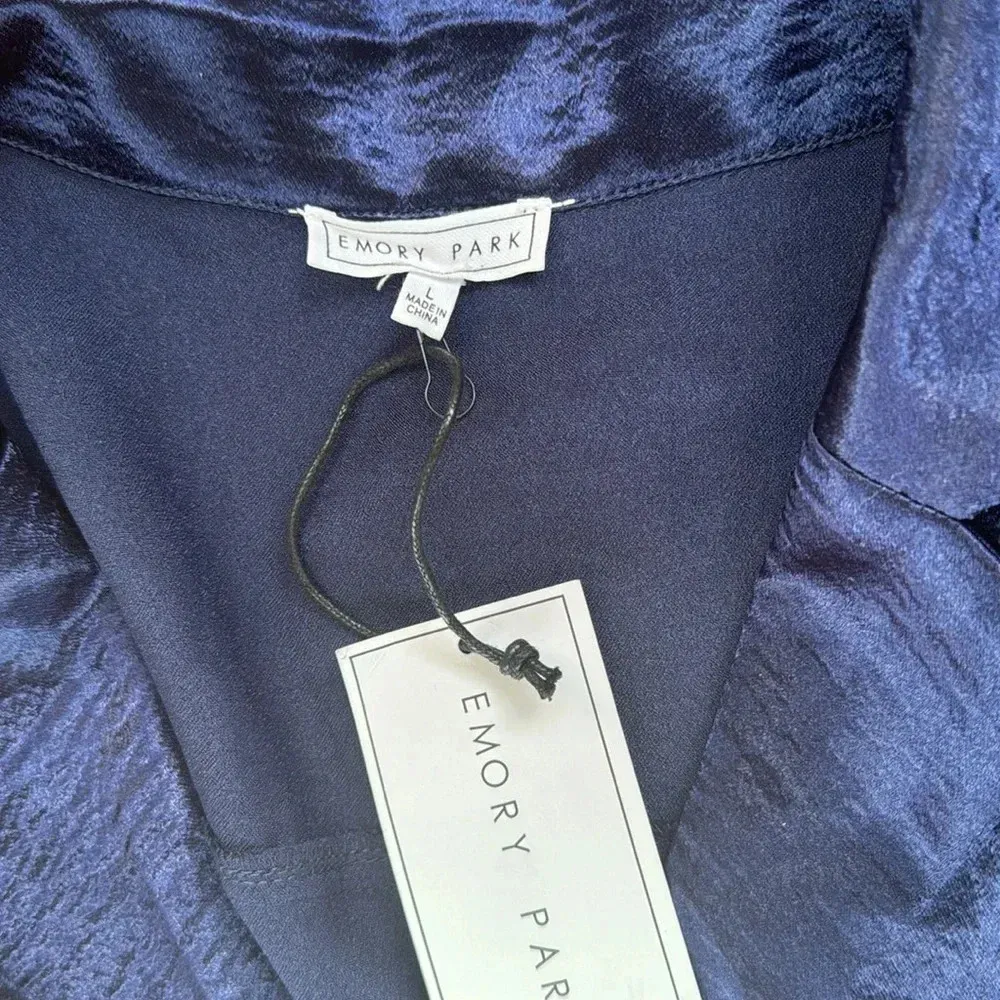 Blue Emory park blouse size large NWT - Image 8