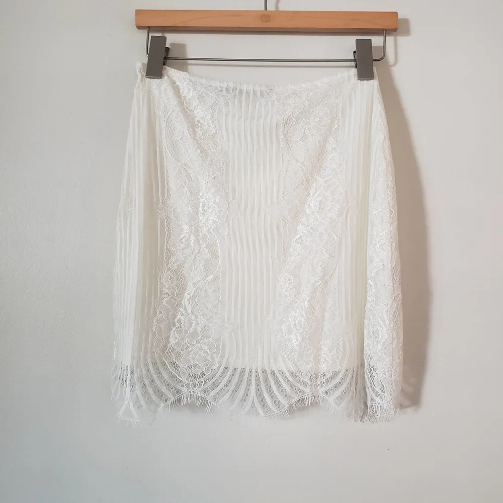 NWOT For Love and Lemons White Lace Mini Skirt Lola Size Medium - Image 5