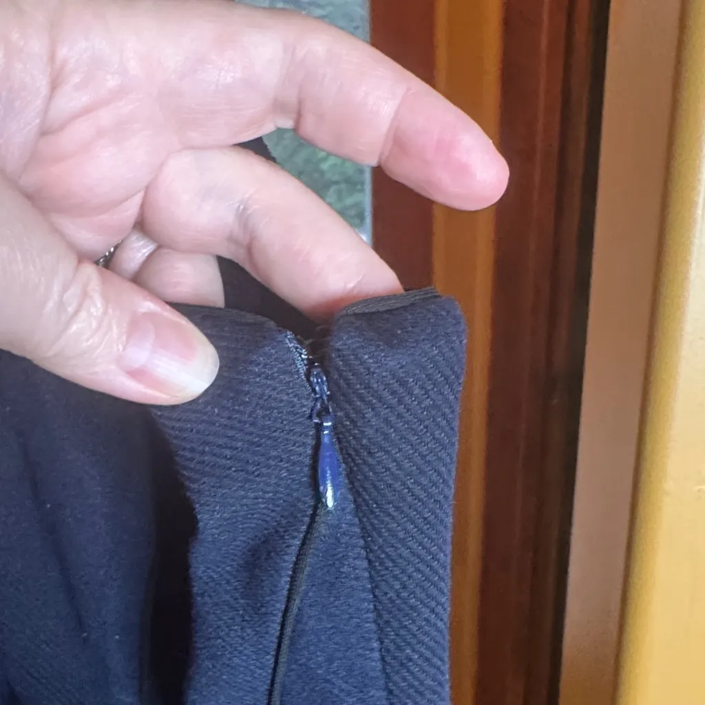 Mango Suit Navy Blue Black Corded Sleeveless Lace V-Neck Top Size XS - Image 5