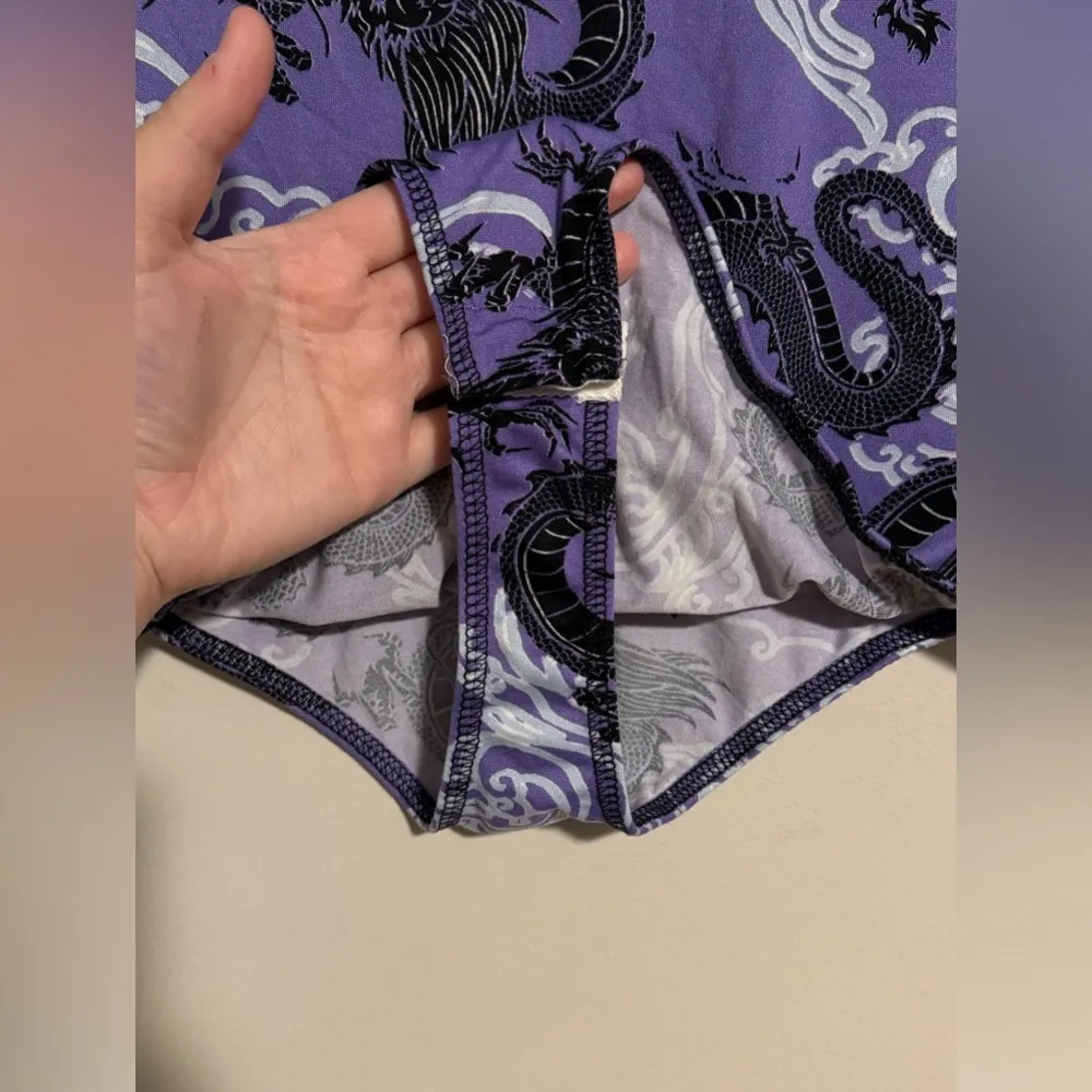 NWOT Rue 21 Purple, Black and White Dragon Graphic Bodysuit size XL - Image 5