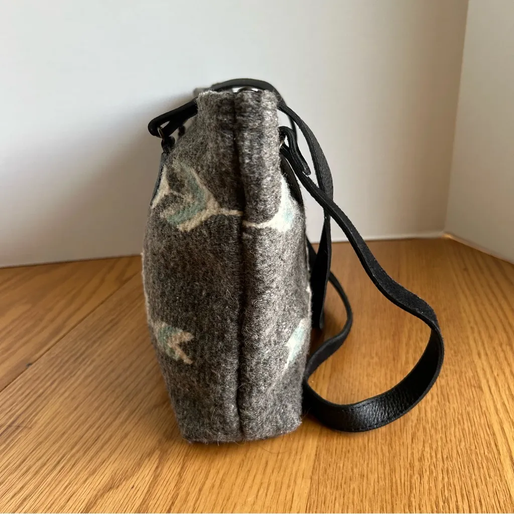 First Frost Wool Shoulder Bag by MZ Fair Trade 100% Wool Gray Blue Cream zipper - Image 9