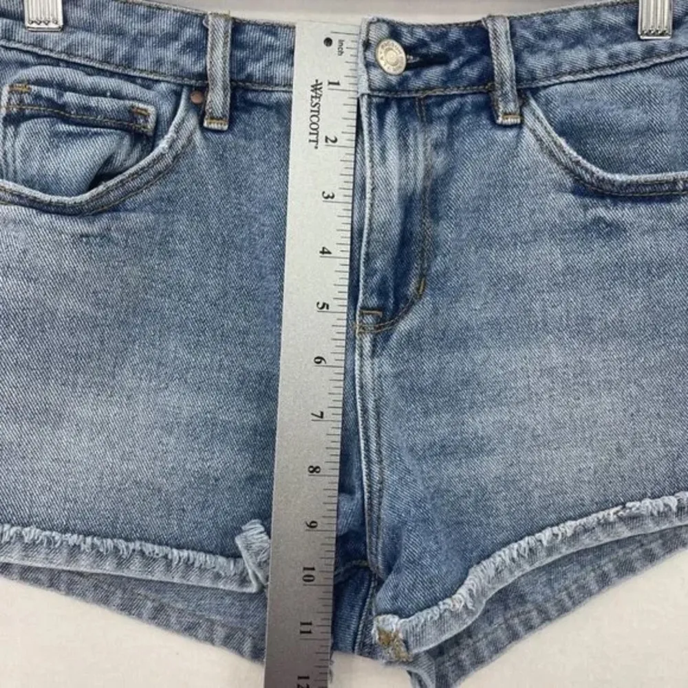 High Rise Jean Shorts Womens Waist 24 Blue Medium Wash Denim Raw Hem - Image 7