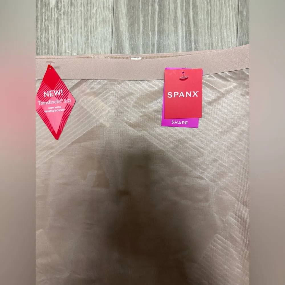 NWT Spanx thinstincts 2.0 midthigh shorts bnwt - Image 2