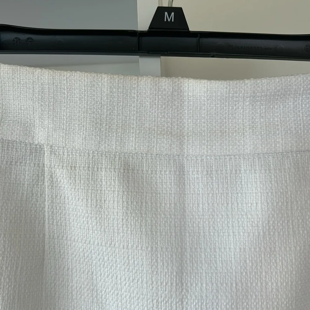 White Banana Republic Pencil Skirt - Image 4