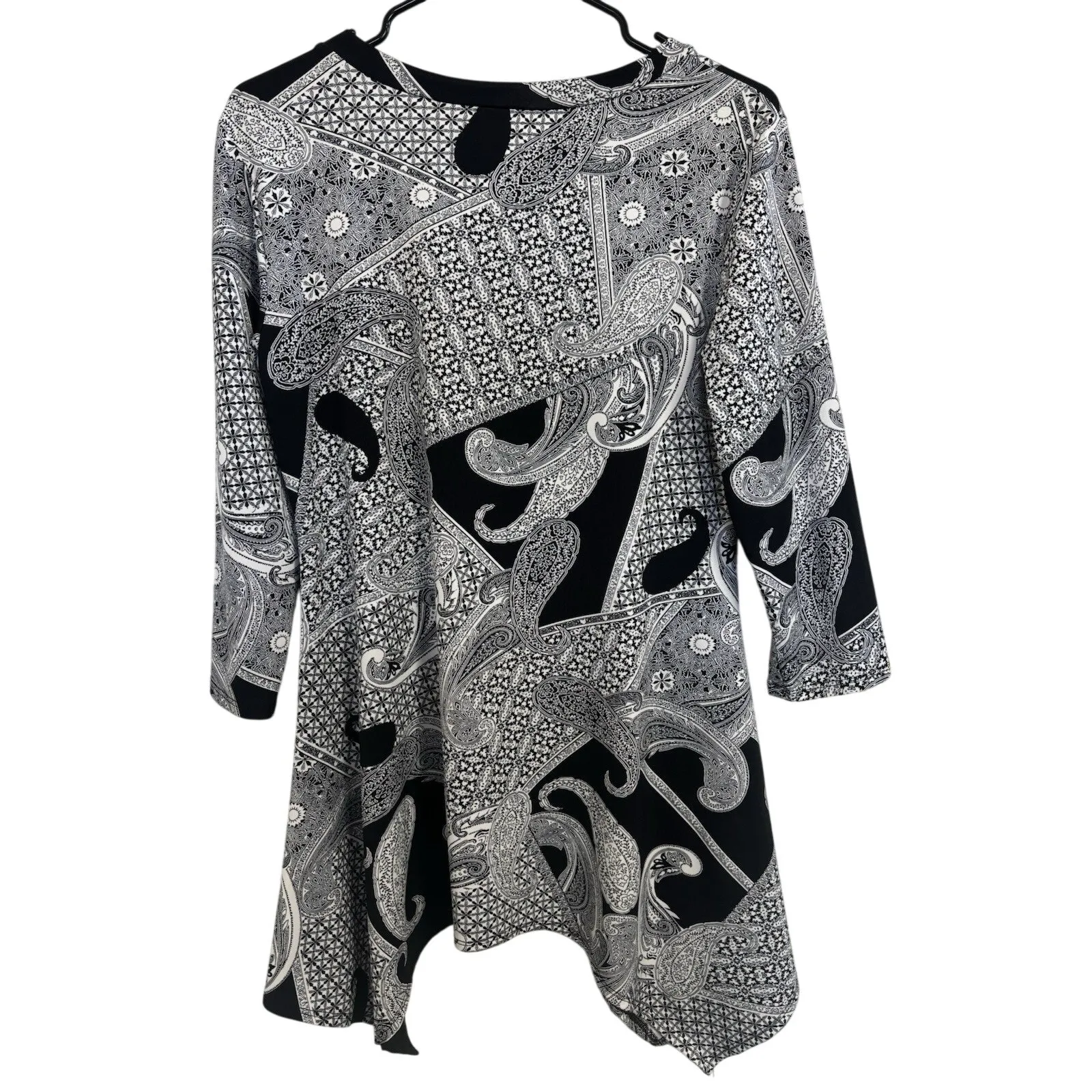 Sunny Leigh Paisley Print Black White Tunic Top Size Medium Asymmetrical Stretch - Image 2
